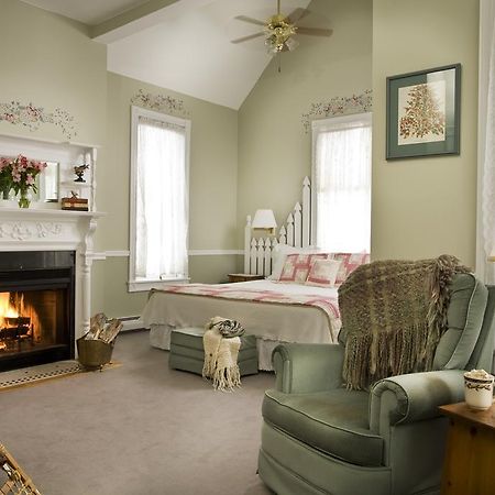 The Maple Leaf Inn Barnard Екстериор снимка