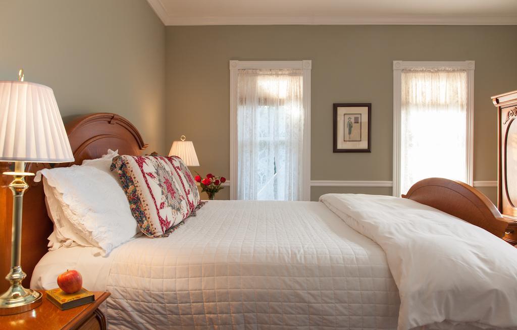 The Maple Leaf Inn Barnard Екстериор снимка